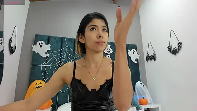 Girl Cherry online show from October 2025 11:32:02 AM