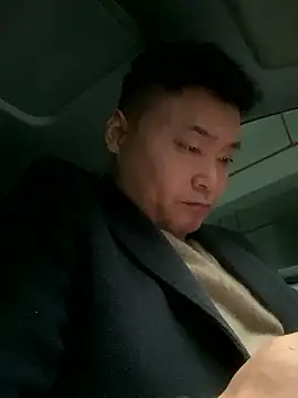 Snapshot of S00 chatting on December 2024 04:23:01 AM S00 online show from December 2024 04:23:01 AM