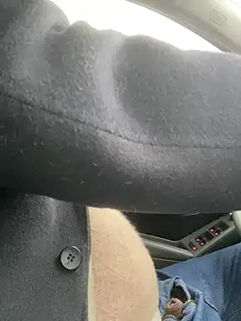 Snapshot of S00 chatting on December 2024 08:14:02 AM S00 online show from December 2024 08:14:02 AM