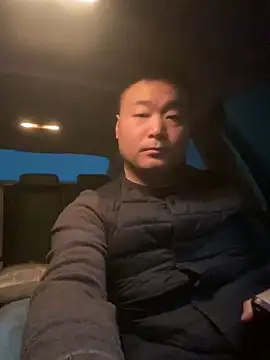 Snapshot of S00 chatting on December 2024 12:37:01 AM S00 online show from December 2024 12:37:01 AM