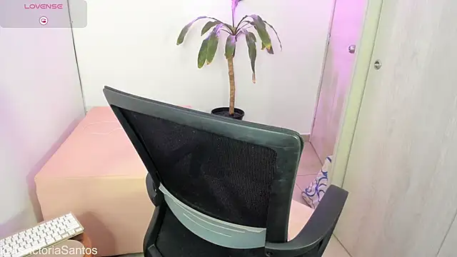 Snapshot of Victoriasant chatting on February 2026 10:30:01 PM Victoriasant online show from February 2026 10:30:01 PM