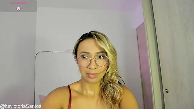 Snapshot of Victoriasant chatting on March 2026 11:11:02 PM Victoriasant online show from March 2026 11:11:02 PM