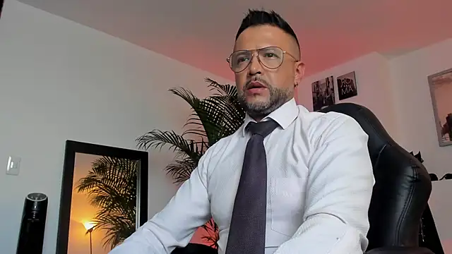 MrFrank tattoo online show from December 2024 06:31:02 PM