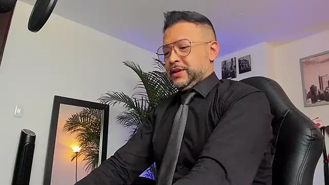 MrFrank tattoo online show from January 2025 12:28:02 PM