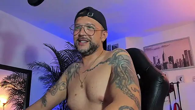 MrFrank tattoo online show from January 2025 01:22:02 AM