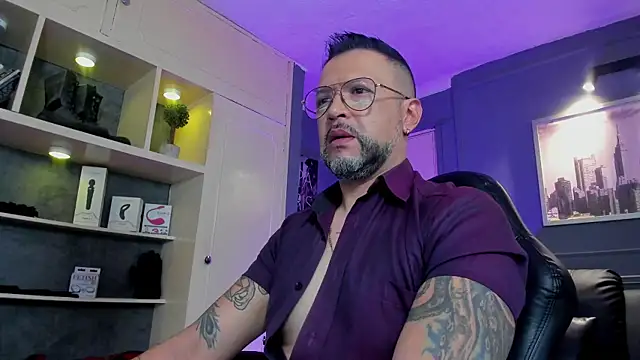 Snapshot of MrFrank_tattoo chatting on January 2026 01:27:02 PM MrFrank tattoo online show from January 2026 01:27:02 PM