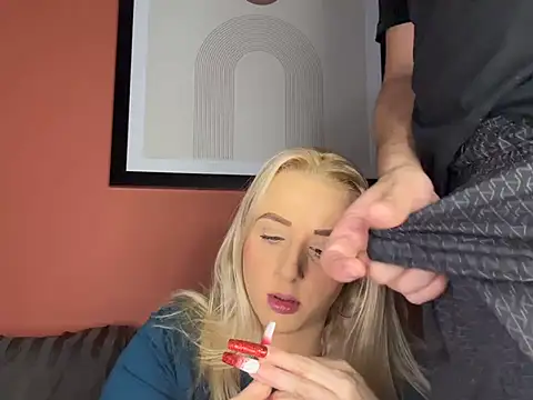 Snapshot of Strongqueen chatting on December 2024 08:04:02 PM Strongqueen online show from December 2024 08:04:02 PM