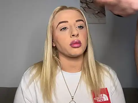 Snapshot of Strongqueen chatting on January 2025 07:39:02 PM Strongqueen online show from January 2025 07:39:02 PM