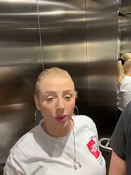 Snapshot of Strongqueen chatting on January 2025 05:22:02 PM Strongqueen online show from January 2025 05:22:02 PM