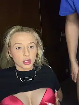 Snapshot of Strongqueen chatting on January 2025 12:12:01 AM Strongqueen online show from January 2025 12:12:01 AM