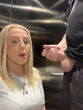 Snapshot of Strongqueen chatting on January 2025 07:49:01 PM Strongqueen online show from January 2025 07:49:01 PM