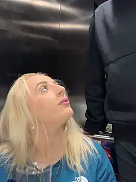 Snapshot of Strongqueen chatting on January 2025 11:15:01 PM Strongqueen online show from January 2025 11:15:01 PM