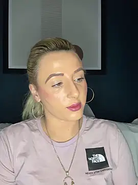 Snapshot of Strongqueen chatting on February 2025 08:34:02 PM Strongqueen online show from February 2025 08:34:02 PM