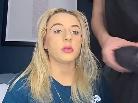 Snapshot of Strongqueen chatting on February 2025 08:43:02 PM Strongqueen online show from February 2025 08:43:02 PM