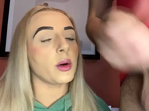 Snapshot of Strongqueen chatting on February 2025 06:34:02 PM Strongqueen online show from February 2025 06:34:02 PM