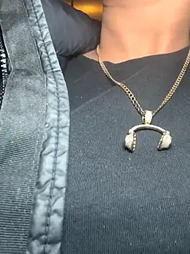 Snapshot of Strongqueen chatting on September 2025 07:16:01 PM Strongqueen online show from September 2025 07:16:01 PM