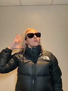 Strongqueen online show from December 2025 11:44:02 PM