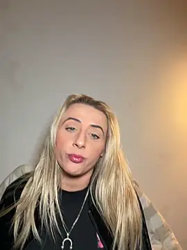 Snapshot of Strongqueen chatting on March 2026 11:26:02 PM Strongqueen online show from March 2026 11:26:02 PM