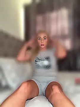 Snapshot of Strongqueen chatting on July 2026 06:43:02 PM Strongqueen online show from July 2026 06:43:02 PM