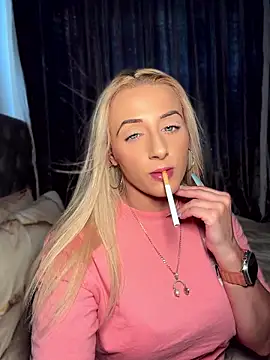 Snapshot of Strongqueen chatting on July 2026 07:34:02 PM Strongqueen online show from July 2026 07:34:02 PM