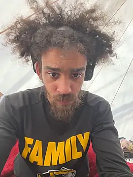 Snapshot of Mrvanillaa chatting on April 2026 09:37:02 PM Mrvanillaa online show from April 2026 09:37:02 PM