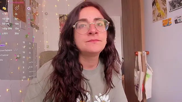 linda giggle online show from October 2025 08:32:01 PM