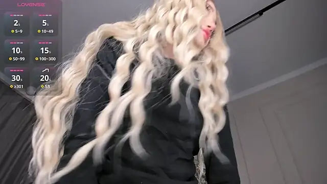 Snapshot of mikio_san chatting on December 2024 02:20:01 AM mikio san online show from December 2024 02:20:01 AM