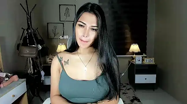 Snapshot of EternityBanks chatting on January 2025 09:58:01 PM EternityBanks online show from January 2025 09:58:01 PM