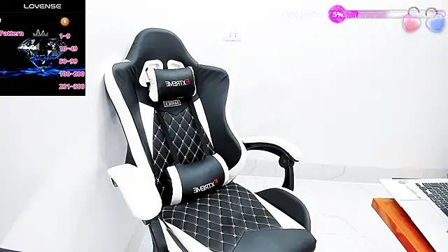 Snapshot of Naughty--asian chatting on September 2025 02:06:02 AM Naughty--asian online show from September 2025 02:06:02 AM