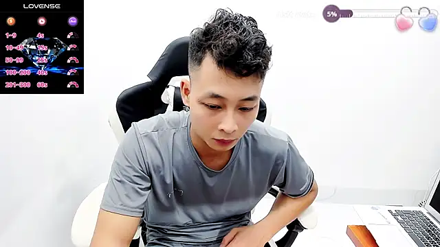 Snapshot of Naughty--asian chatting on December 2025 02:11:01 PM Naughty--asian online show from December 2025 02:11:01 PM