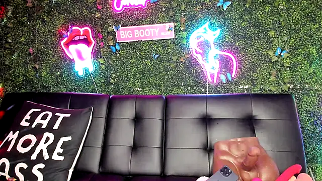 ThickAssRena online show from December 2024 09:45:02 PM