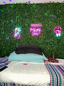 Snapshot of ThickAssRena chatting on February 2026 08:43:01 AM ThickAssRena online show from February 2026 08:43:01 AM