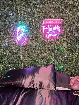 Snapshot of ThickAssRena chatting on March 2026 04:40:01 AM ThickAssRena online show from March 2026 04:40:01 AM