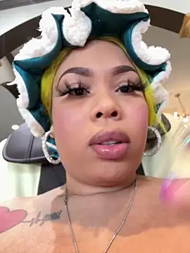 Snapshot of ThickAssRena chatting on March 2026 04:56:01 PM ThickAssRena online show from March 2026 04:56:01 PM