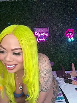 Snapshot of ThickAssRena chatting on April 2026 06:51:02 AM ThickAssRena online show from April 2026 06:51:02 AM