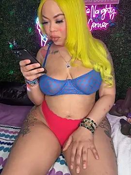 Snapshot of ThickAssRena chatting on April 2026 06:57:01 PM ThickAssRena online show from April 2026 06:57:01 PM