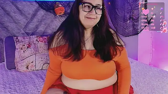 Snapshot of emmajohnss chatting on November 2025 03:53:02 AM emmajohnss online show from November 2025 03:53:02 AM