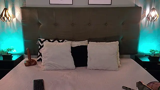 Madisonsmiith online show from November 2025 10:10:01 PM