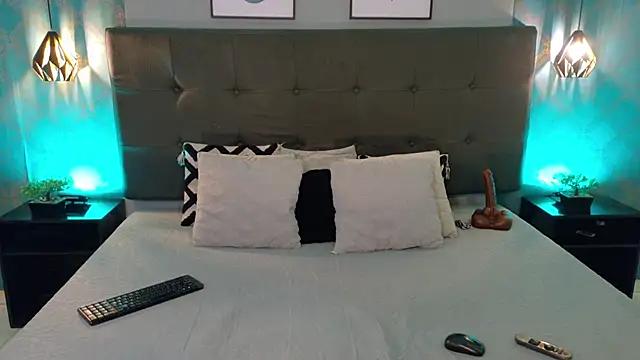 Madisonsmiith online show from December 2025 06:14:02 PM