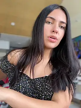 DaphneUwu online show from December 2024 05:06:02 PM