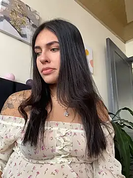 DaphneUwu online show from December 2024 02:39:02 PM