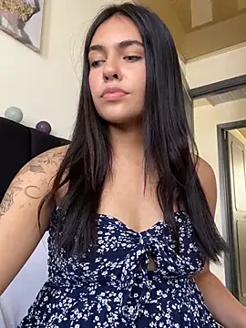 DaphneUwu online show from January 2025 04:19:01 PM