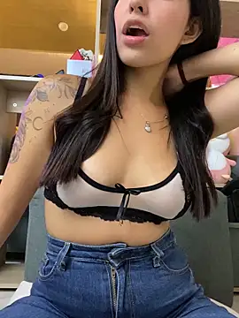 DaphneUwu online show from September 2025 01:44:02 AM