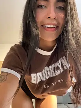 DaphneUwu online show from April 2026 01:25:02 AM