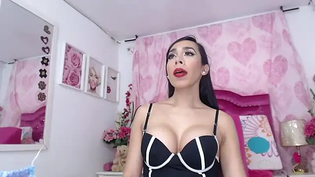 Divaxhermosa online show from December 2025 09:56:01 PM