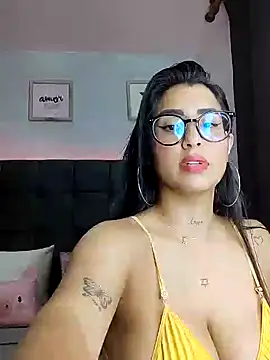 Snapshot of lovely_violet13 chatting on December 2024 12:05:01 AM lovely violet13 online show from December 2024 12:05:01 AM