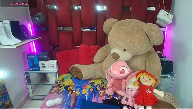 Snapshot of Ginna_doll chatting on May 2026 06:28:02 PM Ginna doll online show from May 2026 06:28:02 PM