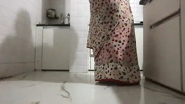 Snapshot of Riyasingh9 chatting on March 2026 05:35:01 AM Riyasingh9 online show from March 2026 05:35:01 AM