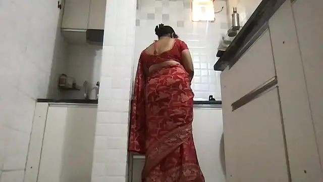 Snapshot of Riyasingh9 chatting on April 2026 04:57:01 AM Riyasingh9 online show from April 2026 04:57:01 AM