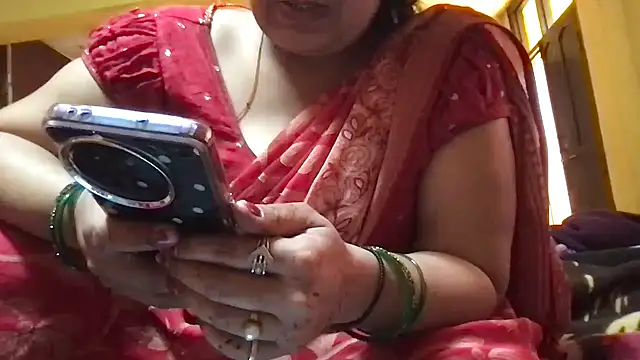 Snapshot of Riyasingh9 chatting on April 2026 04:20:02 AM Riyasingh9 online show from April 2026 04:20:02 AM